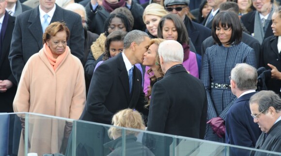 Beyoncé et Barack Obama lors de la cérémonie d'investiture de ce dernier qui se tenait devant le Capitole de Washington le 21 janvier 2013