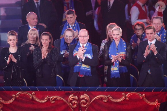 Pauline Ducruet, Stéphanie de Monaco, Albert II, Charlene et Pierre Casiraghi lors du gala de remise des prix au 37e Festival international du cirque de Monte-Carlo, le 22 janvier 2013 au chapiteau Fontvieille.