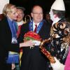 Le prince Albert II de Monaco et la princesse Charlene lors du gala de remise des prix au 37e Festival international du cirque de Monte-Carlo, le 22 janvier 2013 au chapiteau Fontvieille.