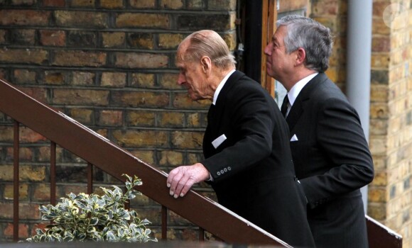 Le prince Philip, duc d'Edimbourg avec le prince héritier Alexander II Karadjordjevic de Yougoslavie aux obsèques de sa nièce la princesse Margarita de Baden le 24 janvier 2013 en l'église orthodoxe de Serbie de l'ouest de Londres. La princesse est décédée le 15 janvier 2013 à 80 ans, dans le Surrey, des suites d'une longue maladie.