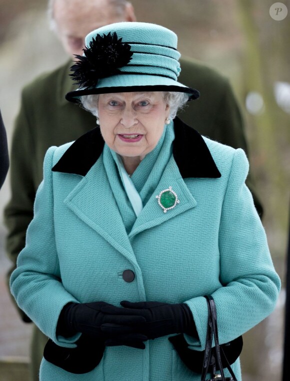 La reine Elizabeth II et son mari le duc d'Edimbourg bravaient la neige, le dimanche 20 janvier 2013, pour assister à la messe en l'église Ste Marie Madeleine de Sandringham.