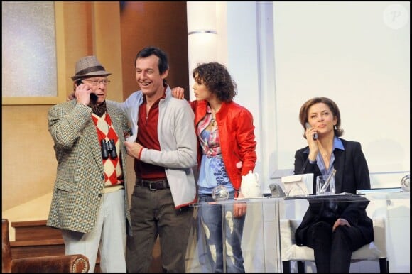 Bernard Dhéran en scène avec Jean-Luc Reichmann, Corinne Touzet et Delphine Rivière au Théâtre des Variétés, le 5 mars 2010. Le comédien est décédé le 27 janvier 2013 à 86 ans.