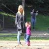 Heidi Klum, ses enfants Leni, Henry, Johan et Lou et son compagnon Martin Kristen dans un parc à Brentwood, le 26 Janvier 2013. Pendant que la famille était au parc, l'ainé Henry participait à un match de football. Heidi Klum et Lou