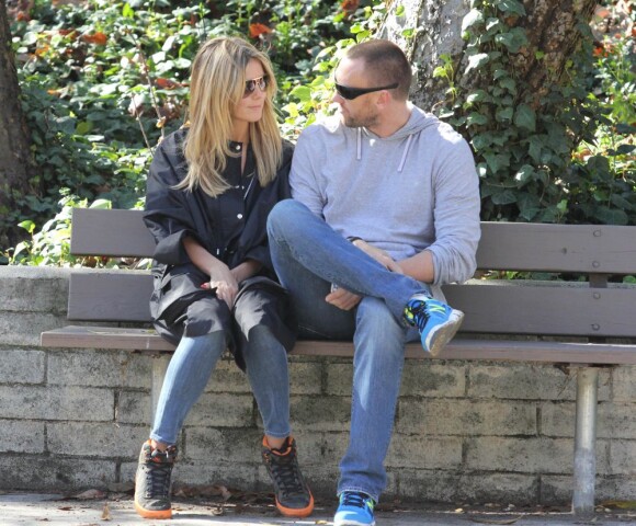 Heidi Klum, ses enfants Leni, Henry, Johan et Lou et son compagnon Martin Kristen dans un parc à Brentwood, le 26 Janvier 2013. Pendant que la famille était au parc, l'ainé Henry participait à un match de football.