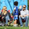 Heidi Klum, ses enfants Leni, Henry, Johan et Lou et son compagnon Martin Kristen dans un parc à Brentwood, le 26 Janvier 2013. Pendant que la famille était au parc, l'ainé Henry participait à un match de football.