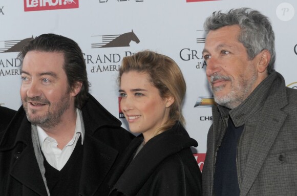 Philippe Duquesne, Vahina Giocante, et Alain Chabat du film Turf, lors du 92eme Grand Prix d'Amérique à l'hippodrome de Vincennes, le 27 janvier 2013.