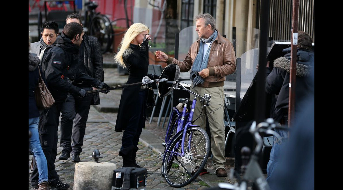 Photo Kevin Costner et Amber Heard en plein tournage de Three Days To