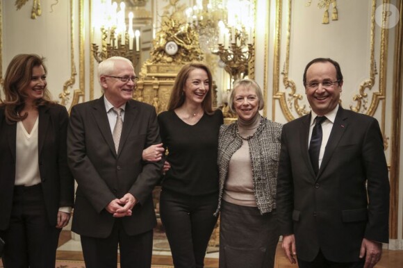 Florence Cassez entourée de ses parents, du président François Hollande et de Valérie Trierweiler à l'Elysée le 25 janvier 2013