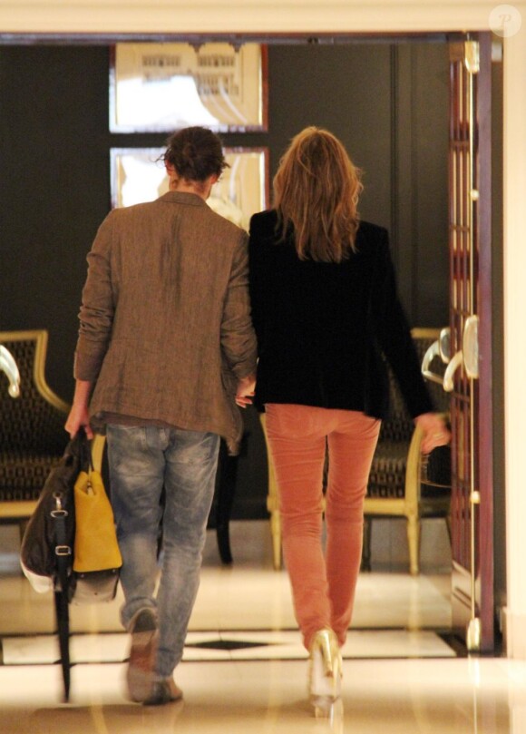 Sharon Stone dans les rues de Los Angeles avec son petit ami Martin Mica, le 30 janvier 2013.