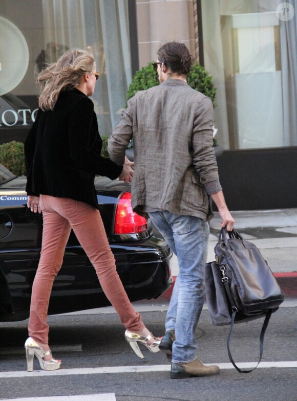 Sharon Stone et Martin Mica dans les rues de Los Angeles, le 30 janvier 2013.