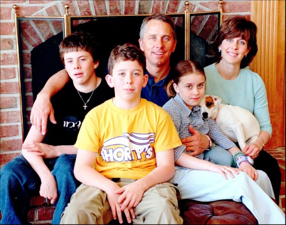 Greg LeMond en famille le 5 avril 2000 avec sa femme Kathy et ses enfants Geoffrey, Scott et Simone à Medina