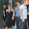 Les deux amoureux Halle Berry et Olivier Martinez quittent leur hôtel à Miami. Le 2 février 2013.