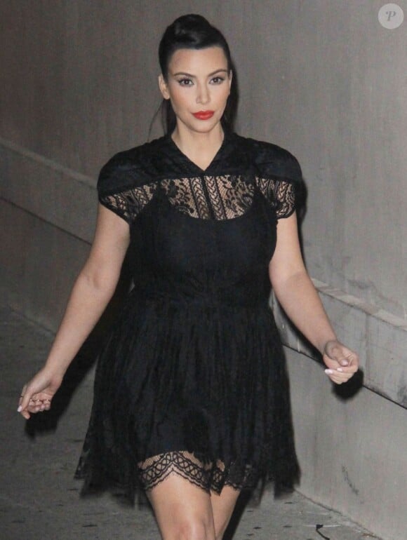 Kim Kardashian se rend sur le plateau de l'émission "Jimmy Kimmel Live" à Hollywood, le 29 janvier 2013