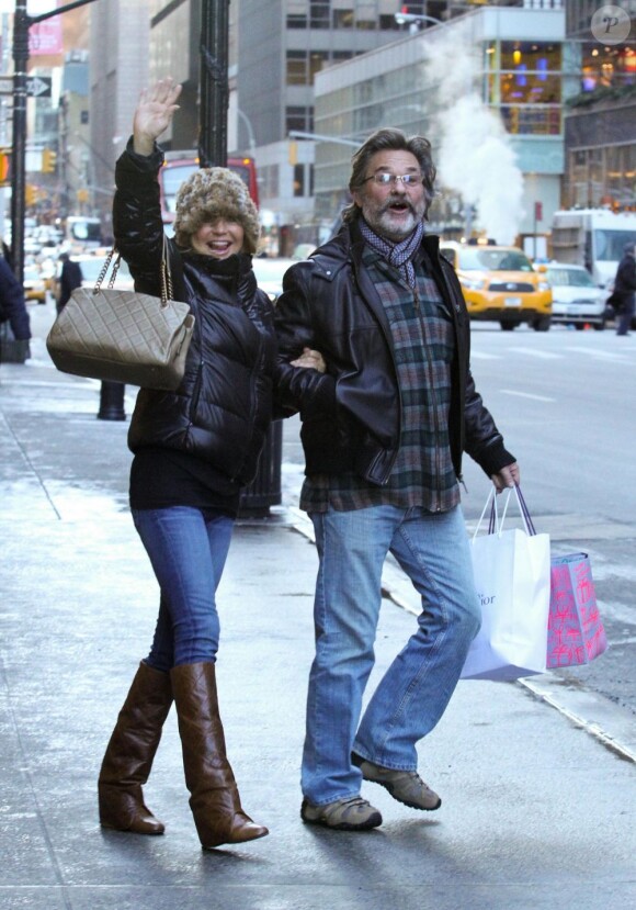 Kurt Russell et Goldie Hawn en balade dans les rues de New York, le 26 janvier 2013.