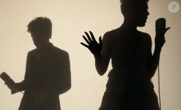 Pink dans son clip "Just Give Me A Reason", février 2013.