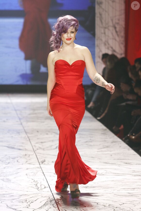 Kelly Osbourne participe au défilé Red Dress Collection 2013 de la National Institutes of Health et de son programme The Hearth Truth au Hammerstein Ballroom. New York, le 6 février 2013.