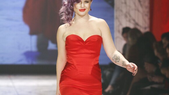 Fashion Week : Kelly Osbourne et les Kardashian, chic et généreuses en rouge