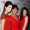 Kris Jenner et ses deux filles Kendall et Kylie participent au défilé Red Dress Collection 2013 de la National Institutes of Health et de son programme The Hearth Truth au Hammerstein Ballroom. New York, le 6 février 2013.
