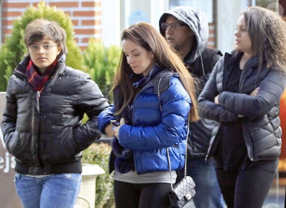 L'ancienne star du ballon rond Roberto Carlos profite d'une jounée en famille à Madrid, le 7 février 2013