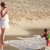 Coleen Rooney et son petit Kai profitent du soleil de la Barbade ce 10 février 2013, en compagnie des parents de Coleen, Colette et Tony