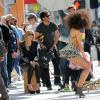 Heidi Klum admire ses candidates sur le tournage de son émission Germany's Next Top Model à Beverly Hills le 12/02/2013