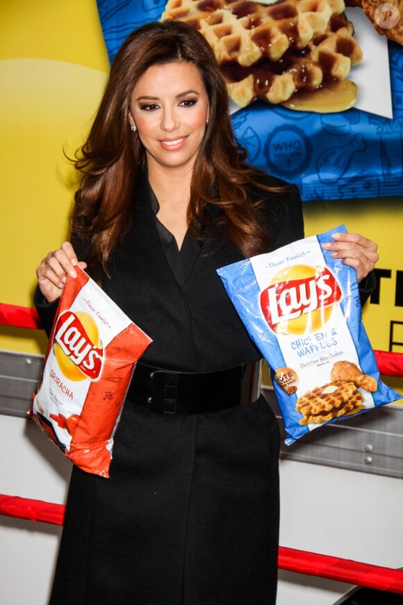 Eva Longoria lors de l'annonce des noms des finalistes du concours Do us a flavor de la marque de chips Lay's, à New York, le 12 février 2013