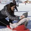 La princesse Marie et le prince Joachim de Danemark lors de leurs vacances d'hiver à Villars-sur-Ollon, photographiés le 13 février 2013 avec leurs enfants Nikolai (13 ans), Felix (11 ans), Henrik (3 ans) et Athena (1 an) au Col de la Bretaye.