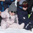 La princesse Athena et le prince Henrik. Marie et Joachim de Danemark avaient convié le 13 février 2013 les photographes de presse au Col de la Bretaye, en haut de la station de Villars-sur-Ollon, pour immortaliser leurs vacances avec leurs quatre enfants, Nikolai (13 ans), Felix (11 ans), Henrik (3 ans) et Athena (1 an).