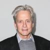 Michael Douglas assiste au défilé Michael Kors automne-hiver 2013-2014 au Theatre du Lincoln Center. New York, le 13 février 2013.