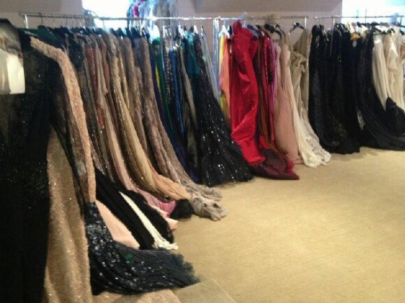 Jennifer Lopez voit les choses en grand quand elle veut une robe. En témoigne la photo de ce dressing sur Twitter, le 7 janvier 2013.
