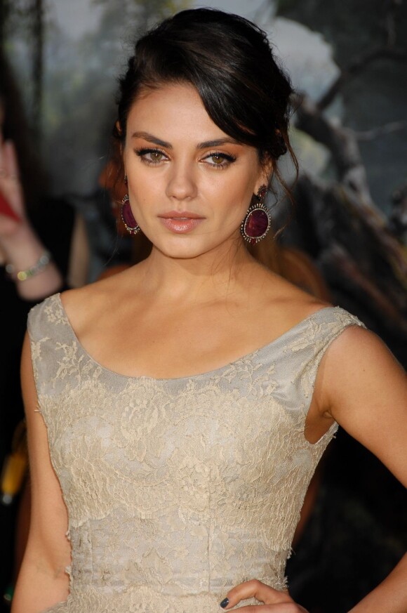 Mila Kunis, sorcière ensorcelante lors de l'avant-première du Monde fantastique d'Oz à Los Angeles le 13 février 2013