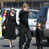 Exclusif - no web use - Brad Pitt et Angelina Jolie (et toute la famille habillee en noir) emmenent leurs enfants Knox (sosie de son papa) et Vivienne (avec une veste leopard) au musee d'Histoire Naturelle pour la Saint-Valentin a Los Angeles le 14 Fevrier 2013  Exclusive... For germany call for price No web sales 51015003 Couple Brad Pitt and Angelina Jolie spend their Valentine's Day visiting the Natural History Museum in Los Angeles, California with their twins Knox and Vivienne on February 14, 2013. The family is dressed in all black and Knox is dressed like a little mini me version of Brad! NO WEB USE14/02/2013 - Los Angeles