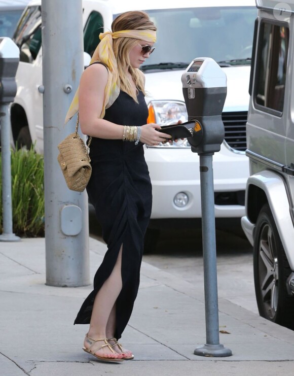 Hilary Duff faisant du shopping chez Intermix, le samedi 16 février 2013 à Beverly Hills.