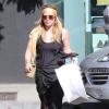 La jolie Hilary Duff faisant du shopping chez Intermix, le samedi 16 février 2013 à Beverly Hills.