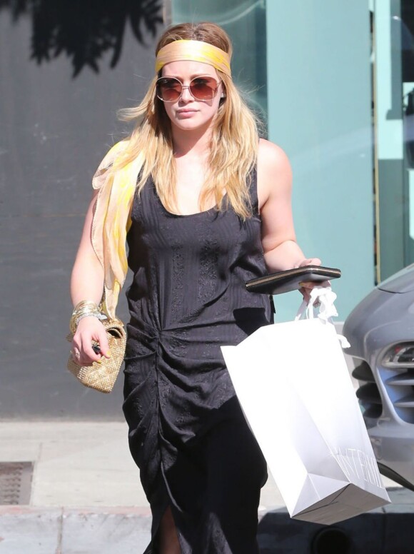 La chanteuse Hilary Duff faisant du shopping chez Intermix, le samedi 16 février 2013 à Beverly Hills.