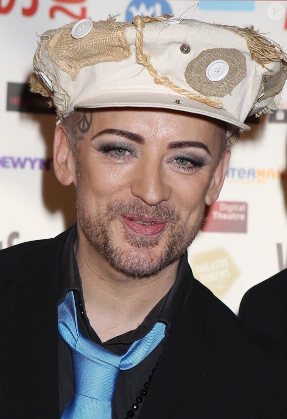 Boy George, méconnaissable, lors des Whatsonstage Awards au Palace Theatre à Londres, le 17 février 2013.