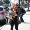 Jessica Simpson, enceinte, et sa fille Maxwell vont déjeuner au restaurant à Studio City, le 18 février 2013.