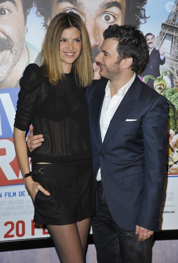Michaël Youn n'a d'yeux que pour son Isabelle Funaro à l'avant-première du film Vive la France à l'UGC Bercy à Paris le 19 février 2013.