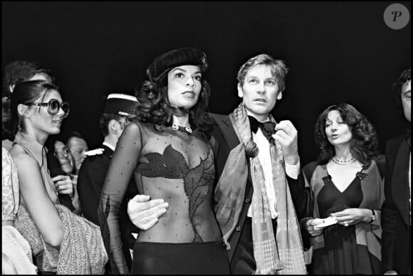 Bianca Jagger et Helmut Berger au Festival de Cannes en mai 1975.