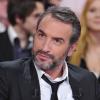 Jean Dujardin, ici sur le plateau de Vivement Dimanche le 20 février 2013, n'a pas sa langue de la poche.