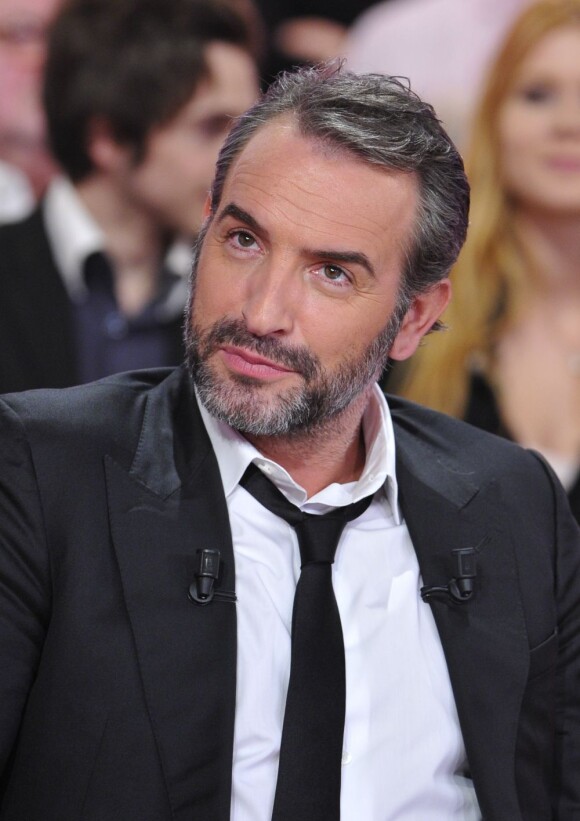 Jean Dujardin, ici sur le plateau de Vivement Dimanche le 20 février 2013, n'a pas sa langue de la poche.