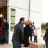 Exclu - "Qui Veut Epouser Mon Fils ? 2" : Cindy et Frédric s'embrassent sur l'Ile d'Oléron lors du tournage de l'émission en novembre 2011.