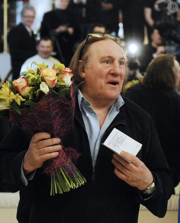 Gérard Depardieu s'enregistrait officiellement comme résident de Mordovie au Théâtre national de Saransk, le 23 février 2013. L'acteur s'est enregistré au 1, rue de la Démocratie (Demokraticheskaïa), ce qui correspond à l'adresse de membres de la famille de son ami Nikolaï Borodatchev, directeur du Fonds d'archives cinématographiques russes. 