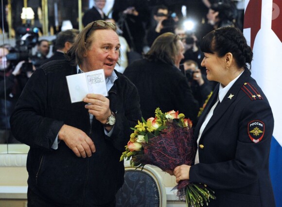 Gérard Depardieu s'enregistrait officiellement comme résident de Mordovie au Théâtre national de Saransk, le 23 février 2013. L'acteur s'est enregistré au 1, rue de la Démocratie (Demokraticheskaïa), ce qui correspond à l'adresse de membres de la famille de son ami Nikolaï Borodatchev, directeur du Fonds d'archives cinématographiques russes. 