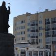  Photo du 1 rue de la démocratie à Saransk, adresse à laquelle Gérard Depardieu a été enregistré le 23 février 2013 comme résident de Mordovie. L'immeuble appartient à un de ses amis russes. 