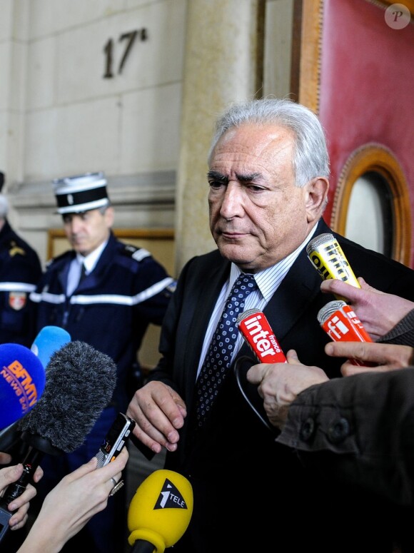 L'ex-directeur du FMI Dominique Strauss-Kahn au palais de Justice de Paris, le 26 février 2013