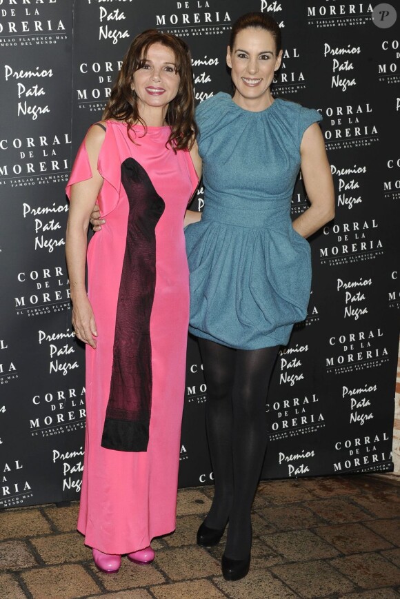 Victoria Abril et Silvia Jato lors de la cérémonie des Pata Negra Awards à Madrid, le 21 février 2013.