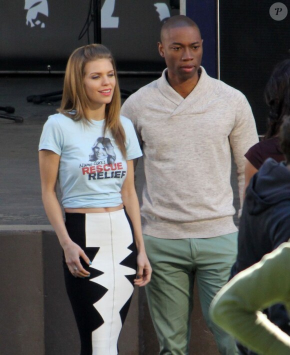 Tristan Wilds et AnnaLynne McCord sur le tournage de la série 90210 à Los Angeles, le 27 février 2013.