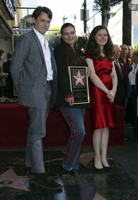 L'inauguration de l'étoile en l'honneur de Richard Burton sur le Walk of Fame à Hollywood le 1er mars 2013 : en présence de sa fille adoptive Maria Burton et de ses petits-enfants Charlotte et Morgan