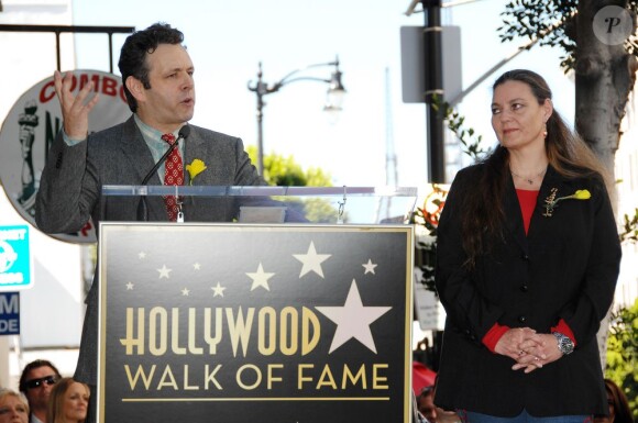 Michael Sheen et Maria Burton lors de l'inauguration de l'étoile en l'honneur de Richard Burton sur le Walk of Fame à Hollywood le 1er mars 2013